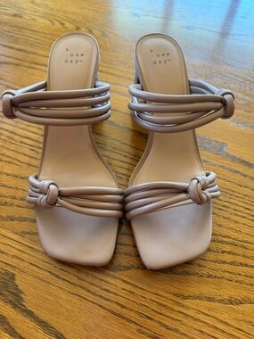 A New Day Taupe Knotted Double-Strap Slide Heels Size 8.5